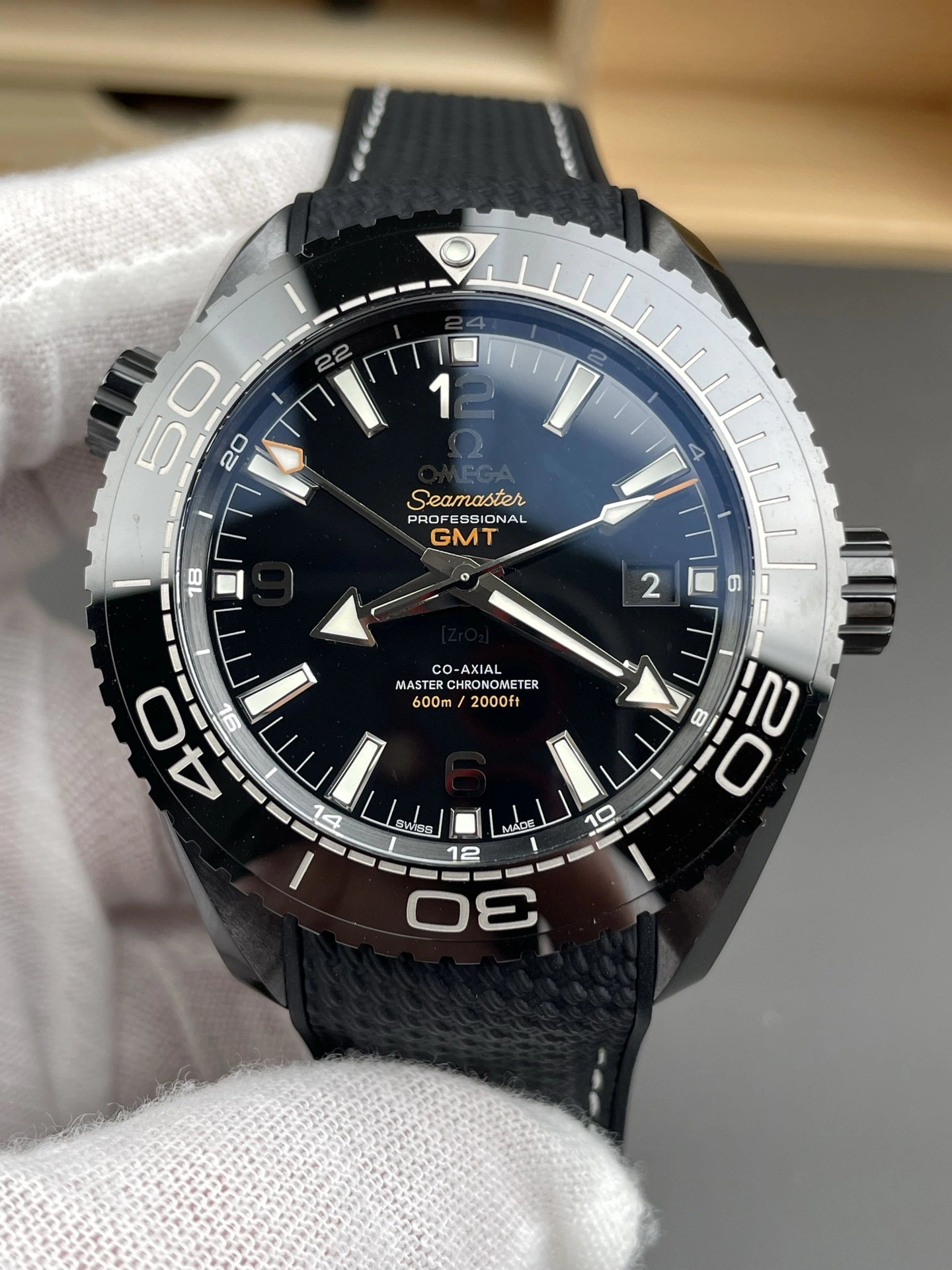 Trendsetting CBD Factory Omega Seamaster Planet Ocean 600M GMT 45.5mm “Deep Black” (215.92.46.22.01.001) 1:1 Super Clone – DD8906 Movement 303